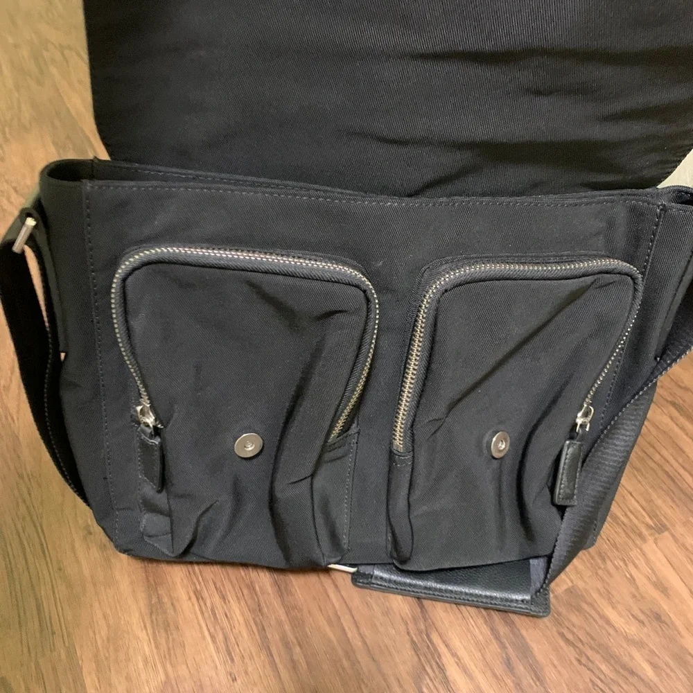 Banana Republic men’s laptop bag ( travel bag)